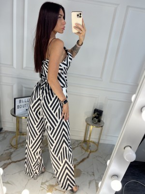 2DALIŲ KOSTIUMĖLIS SU KELNĖMIS