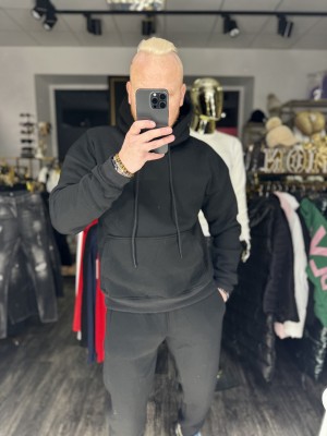 JUODI SU PAŠILTINIMU SPORTINIAI KOSTIUMAI