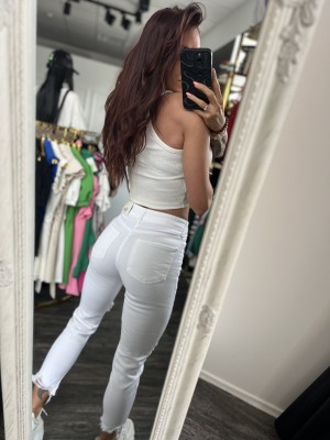 BALTI DŽINSAI SU PAPLĖŠYMAIS (MOM FIT)