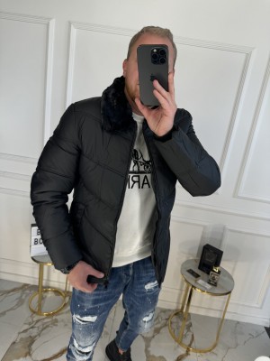 TRUMPA JUODA STRIUKĖ SU KAILIUKU