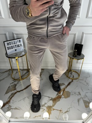 LIETUVIŠKI VELIŪRINIAI KREMINIAI SPORTINIAI KOSTIUMAI