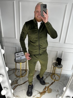 LIETUVIŠKI VELIŪRINIAI CHAKI SPORTINIAI KOSTIUMAI