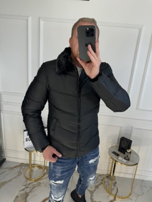 TRUMPA JUODA STRIUKĖ SU KAILIUKU