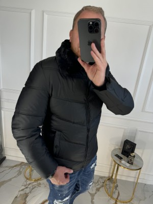 TRUMPA JUODA STRIUKĖ SU KAILIUKU