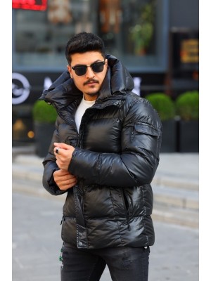 TRUMPA SU KAPIŠONU STRIUKĖ