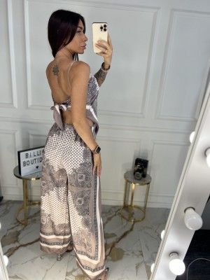 2DALIŲ KOSTIUMĖLIS SU KELNĖMIS