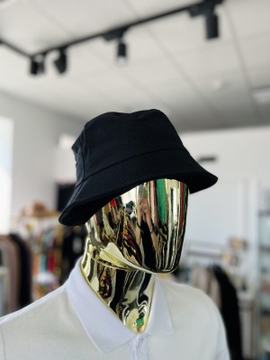 ŽVEJO JUODA KEPURĖ (PANAMKĖ)