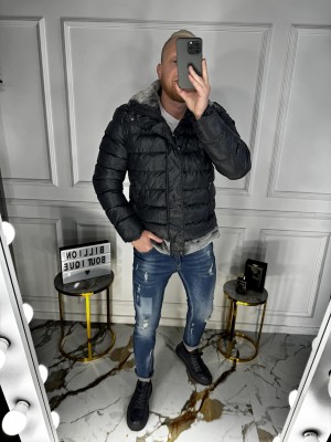 TRUMPA SU KAILIU STRIUKĖ