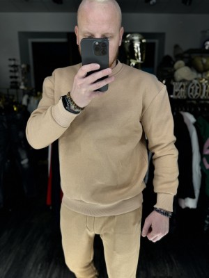 KREMINIAI SU PAŠILTINIMU SPORTINIAI KOSTIUMAI