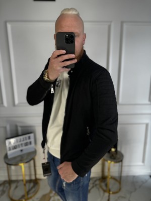 TRUMPA JUODA ZOMŠINĖ STRIUKĖ