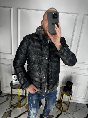 TRUMPA SU KAILIU STRIUKĖ