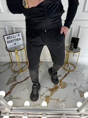 LIETUVIŠKI VELIŪRINIAI JUODI SPORTINIAI KOSTIUMAI