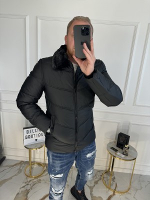 TRUMPA JUODA STRIUKĖ SU KAILIUKU