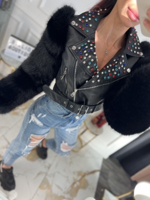 KAILINIAI / ODINĖ STRIUKYTĖ SU PAPUOŠIMAIS