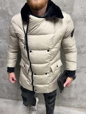 PUSILGĖ KREMINĖ STRIUKĖ SU KAILIU