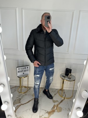 TRUMPA JUODA STRIUKĖ SU KAILIUKU